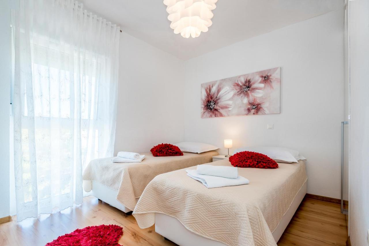 Villa Kuca Za Odmor - Sibenik à Brodarica  Extérieur photo